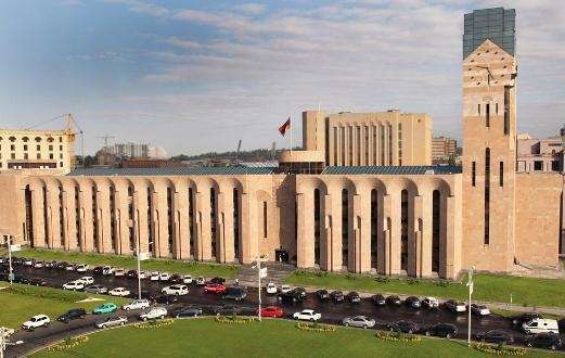 Իրականացվող շինարարությունը Երևանի քաղաքապետարանի միջնորդությամբ ժամանակավորապես դադարեցվել է