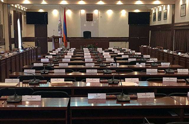 Ավագանին կքննարկի Գրիգոր Երիցյանի, Անույշ Խուդավերդյանի ու Անուշ Գինոսյանի լիազորությունները վաղաժամկետ դադարեցնելու հարցը