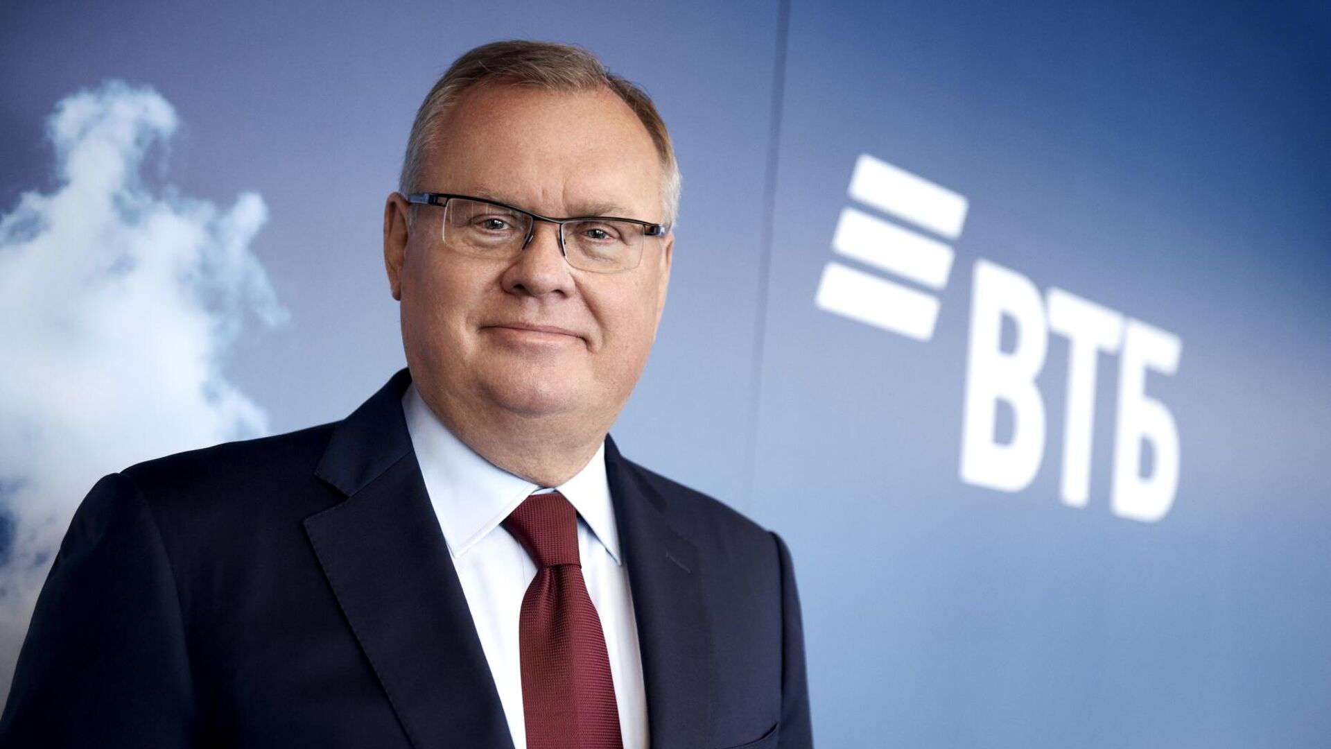 "If you transferred rubles to Armenia, it is immediately returned in dollars." President of VTB