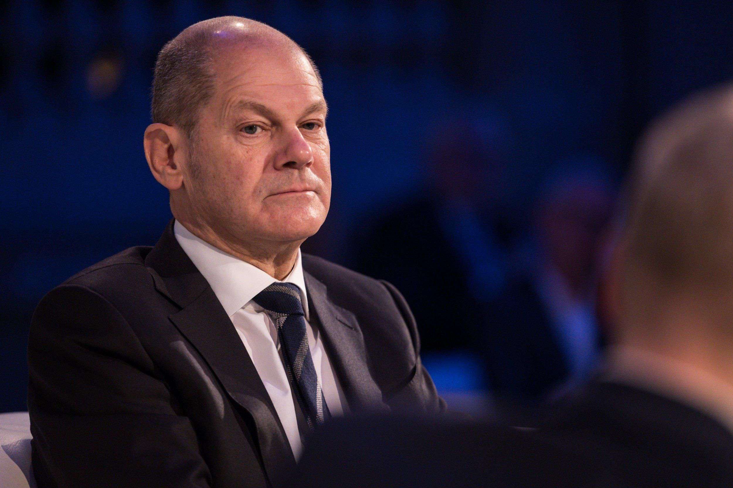 "We need another peace conference." Scholz