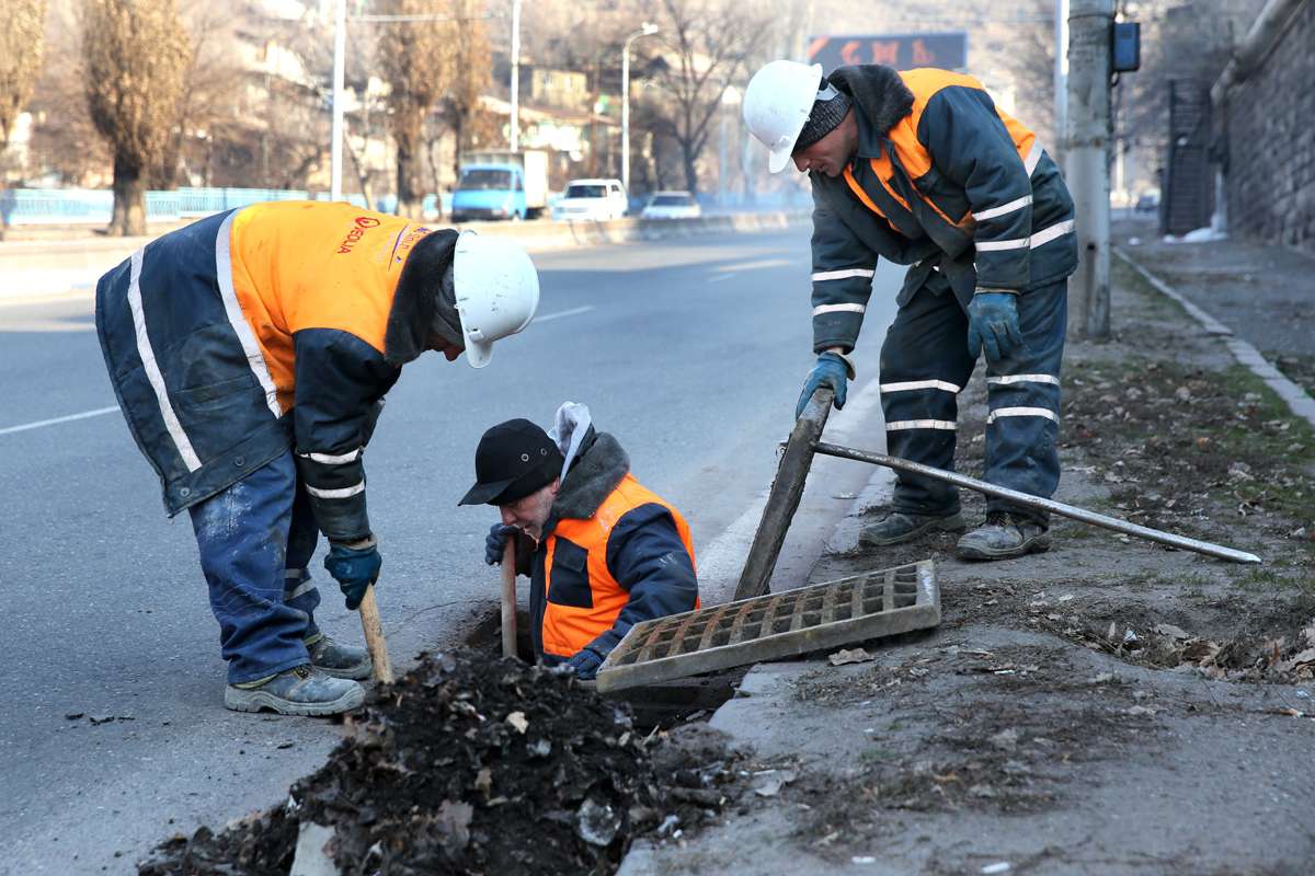 Երևանում ընթացքի մեջ է հեղեղատար համակարգերի մաքրման գործընթացը