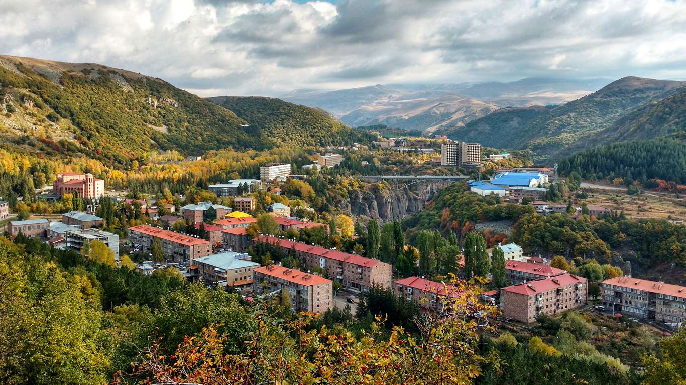 Ջերմուկում կանանց ու երեխաներին տարհանել են