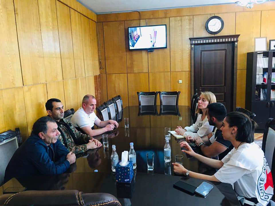 Գեղարքունիքի մարզպետը ԿԽՄԿ ներկայացուցչին է ներկայացրել Ադրբեջանի ագրեսիայի հետևանքով տիրող իրավիճակը