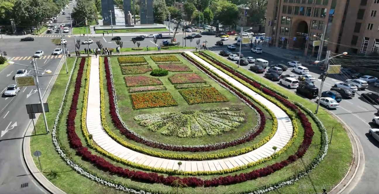 Արգիշտի փողոցի հարակից տարածքում հիմնվել է քաղաքի ամենամեծ ծաղկանոցը (ՏԵՍԱՆՅՈՒԹ)