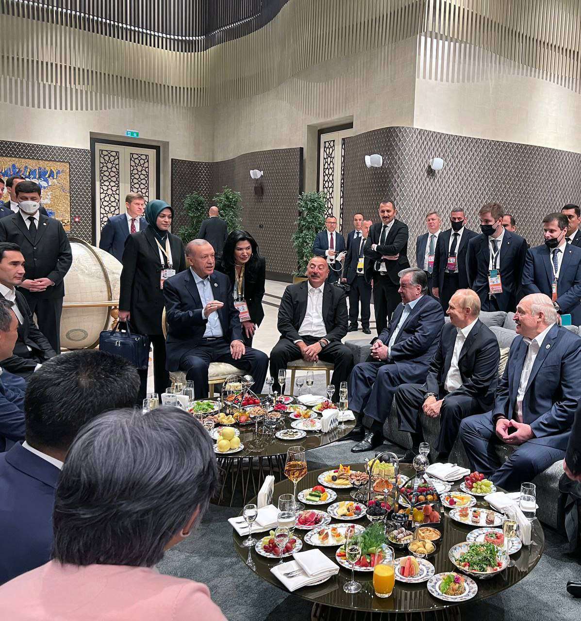 Հավանական դաշնակցին սպասելիս կամ «զենքս գաղտնի թող մնա»