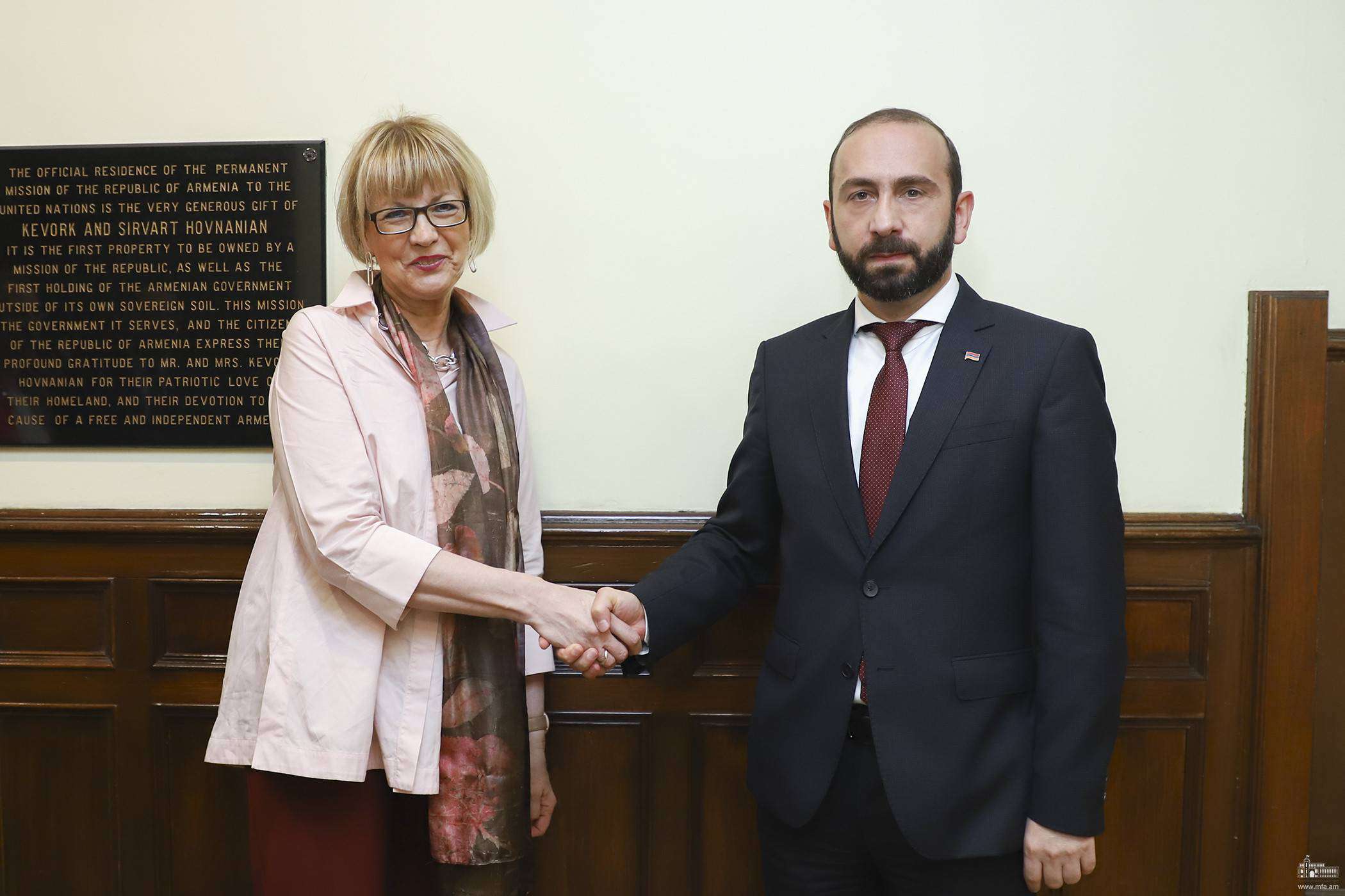 Արարատ Միրզոյանը հանդիպել է ԵԱՀԿ Գլխավոր քարտուղարի հետ