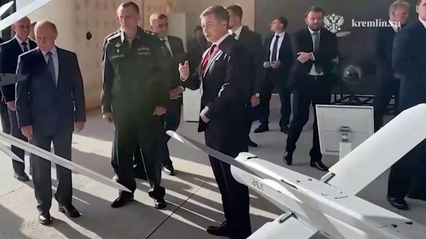 Պուտինը Սանկտ Պետերբուրգում այցելել է անօդաչուներ արտադրող ձեռնարկություն