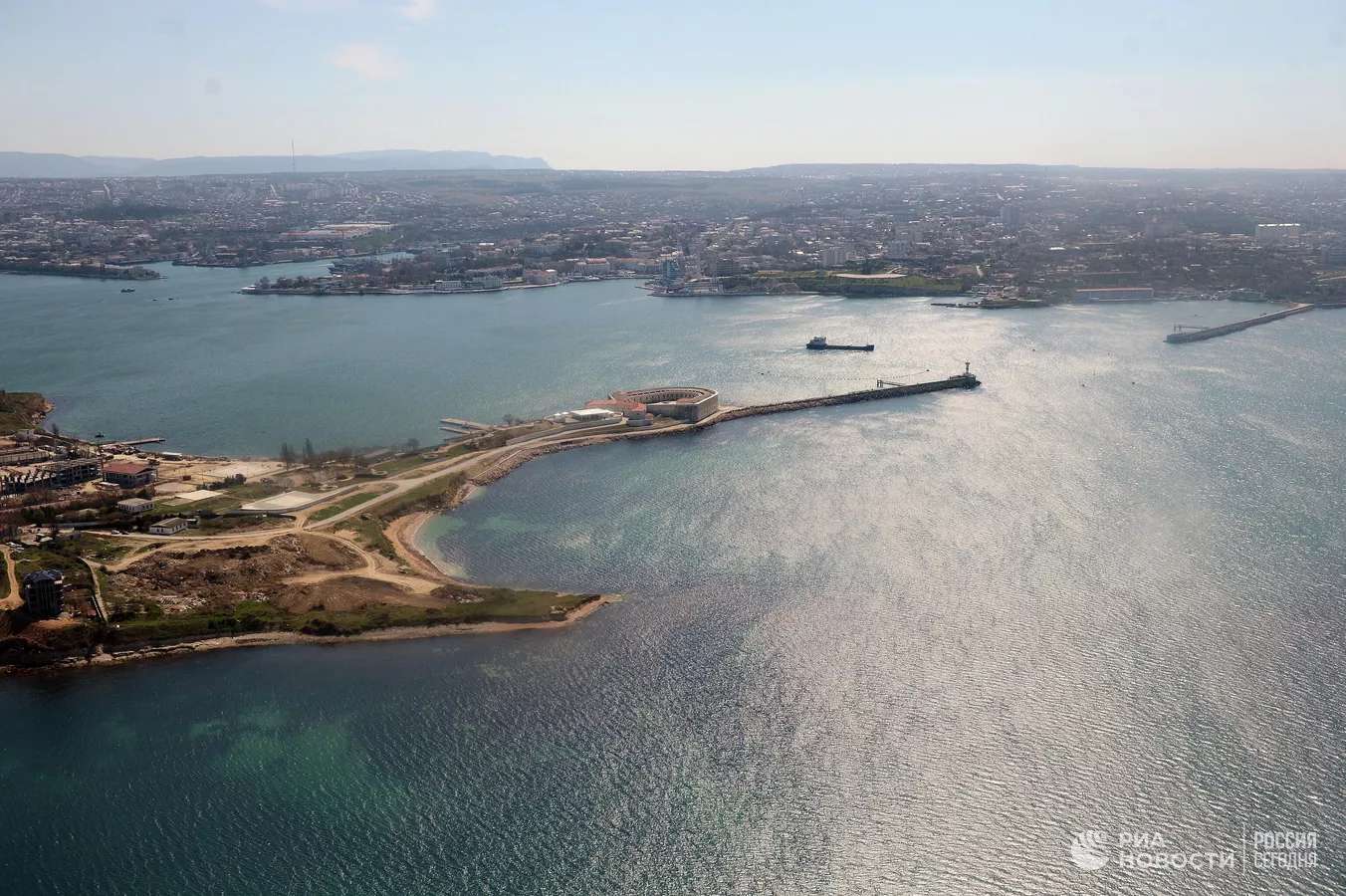 The headquarters of the Black Sea Fleet was shelled in Sevastopol.