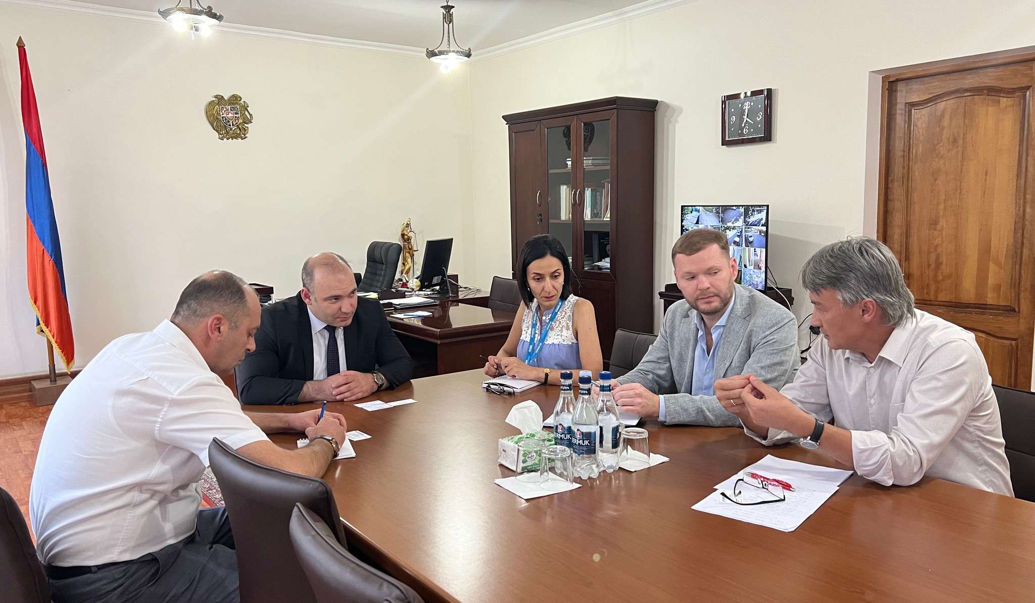 Վայոց ձորի մարզպետարանում քննարկվել են հրատապ մարդասիրական աջակցության ապահովման հարցեր