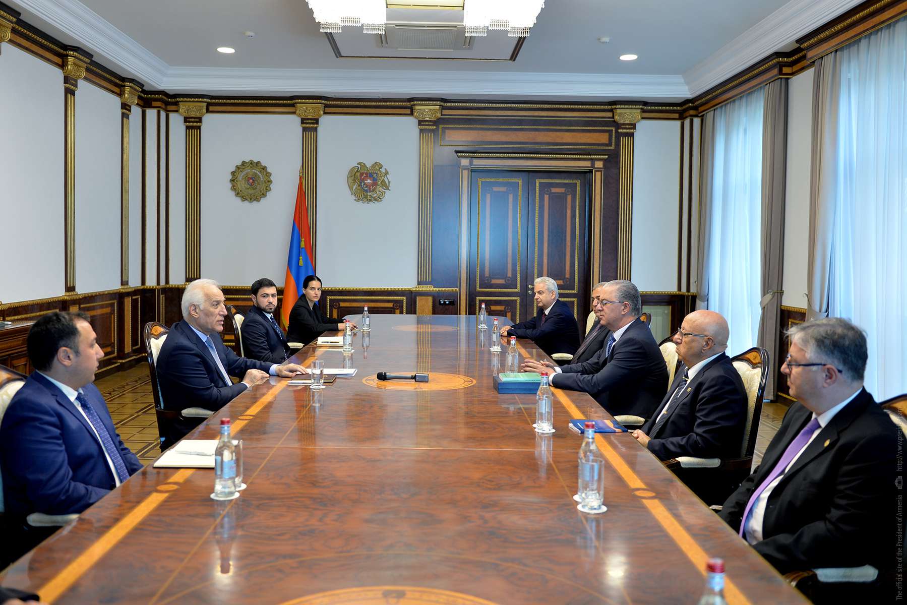 The President received the members of the Central Board of the SDHP