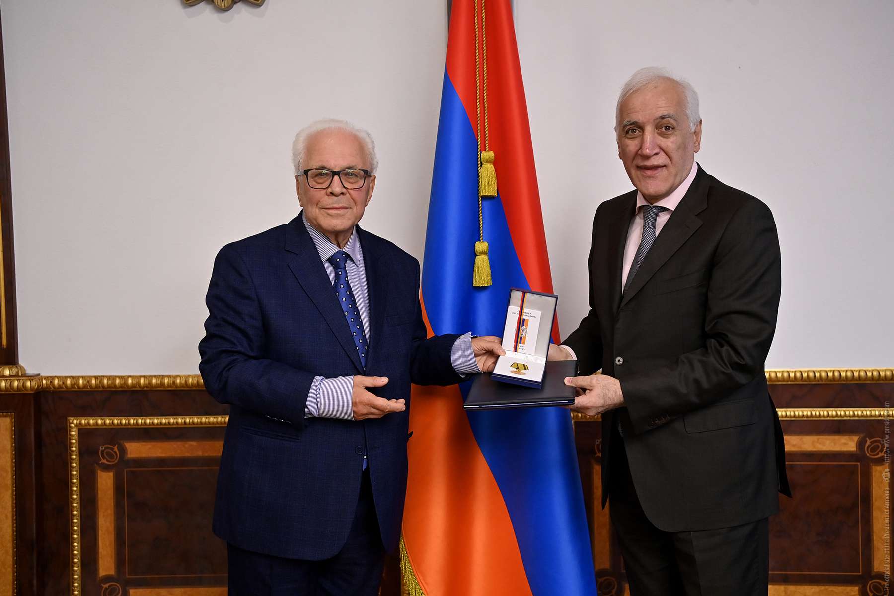 Րաֆֆի Խարաջանյանը պարգևատրվել է Երախտագիտության մեդալով