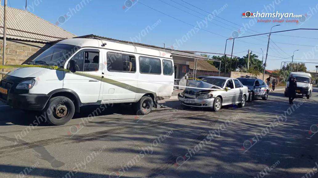 Բախվել են թիվ 473 երթուղին սպասարկող «Գազելն»-ն ու Opel-ը․ կան վիրավորներ