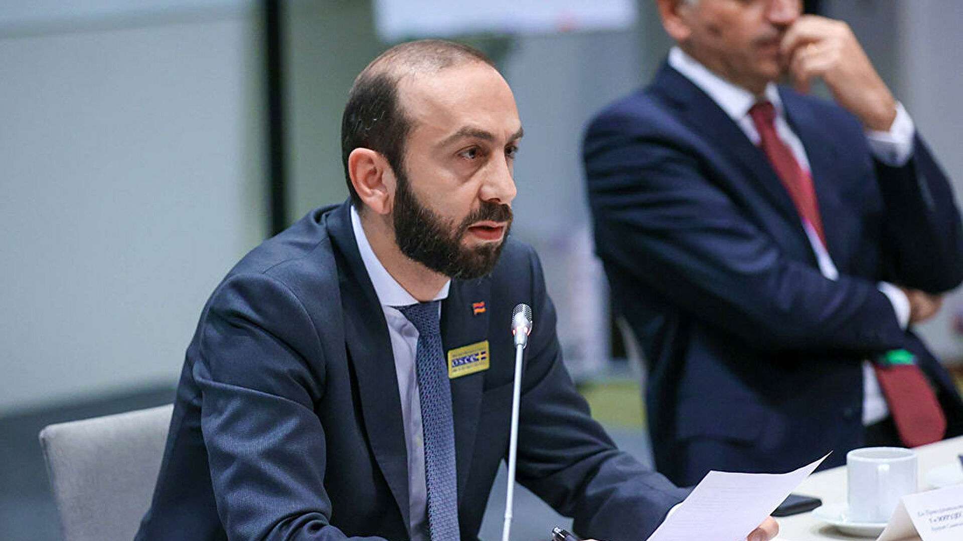 Ararat Mirzoyan arrived in Paris
