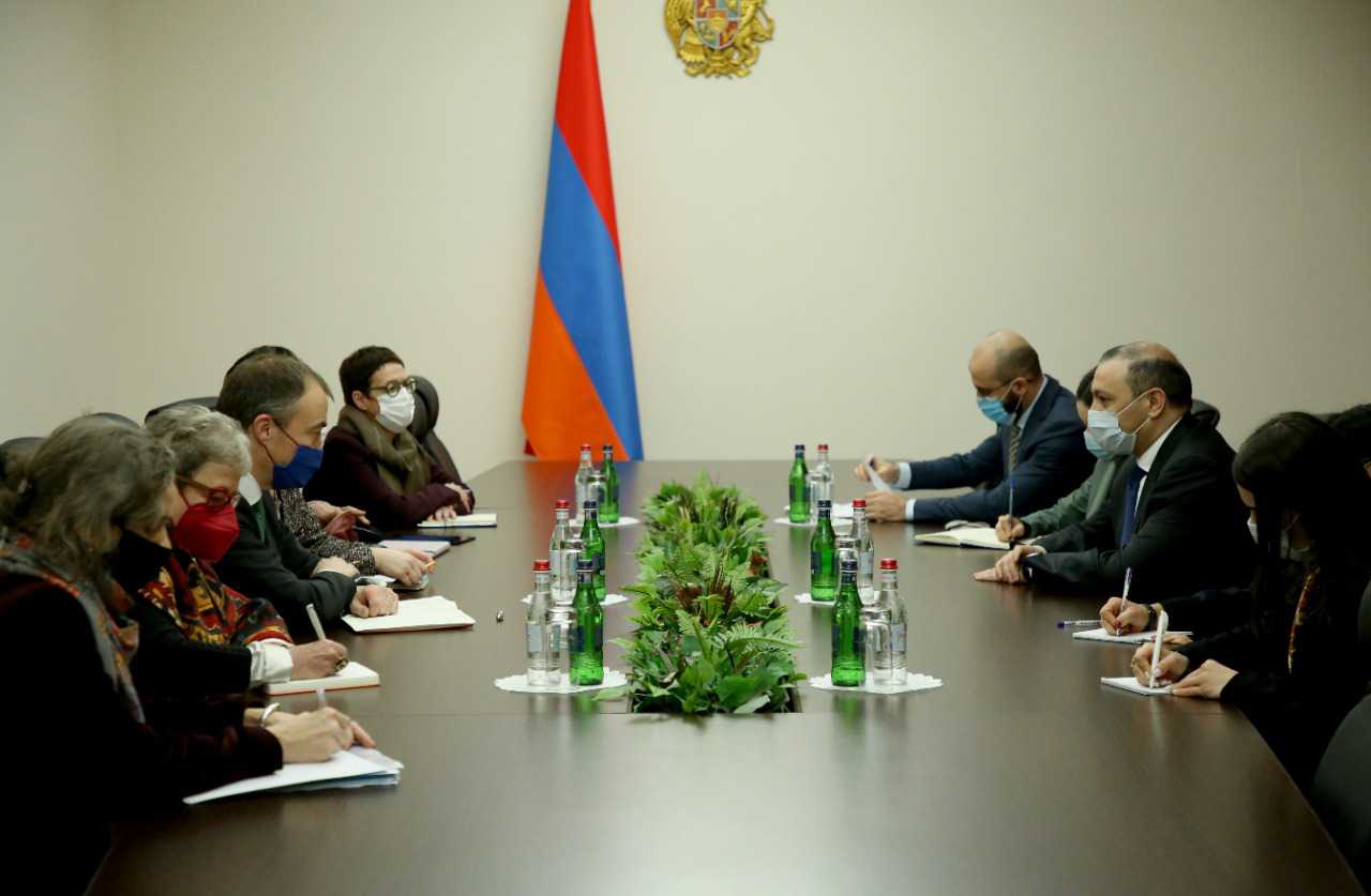 ԱԽ քարտուղարը եվրոպացի դիվանագետների հետ քննարկել է սահմանային իրավիճակը