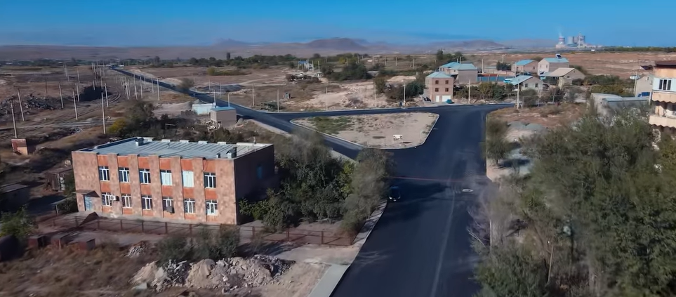 Հիմնանորոգվում է Մեծամորից ՀԱԷԿ տանող ճանապարհը (ՏԵՍԱՆՅՈՒԹ)