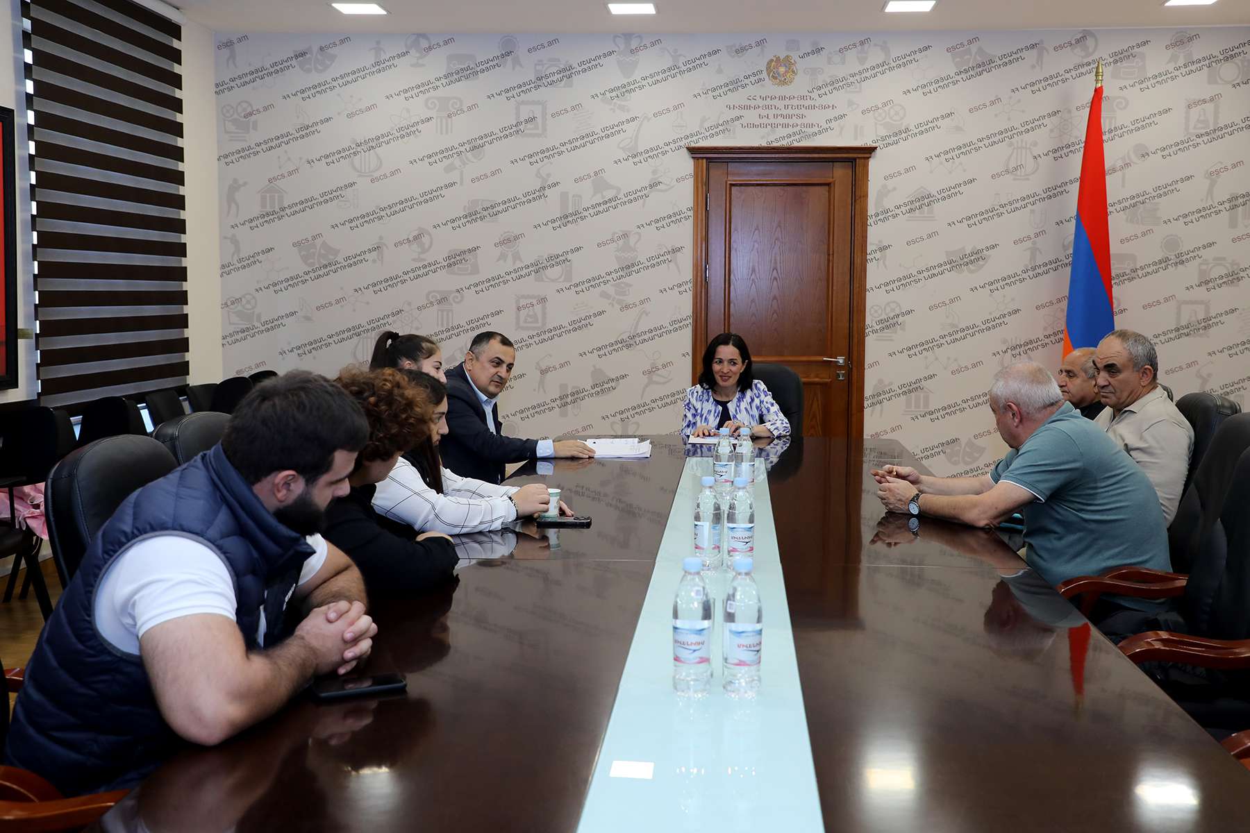 «Ձեր հաղթանակները ոգևորիչ են»․ ԿԳՄՍ նախարարը՝ աշխարհի մեդալակիր ծանրորդներին