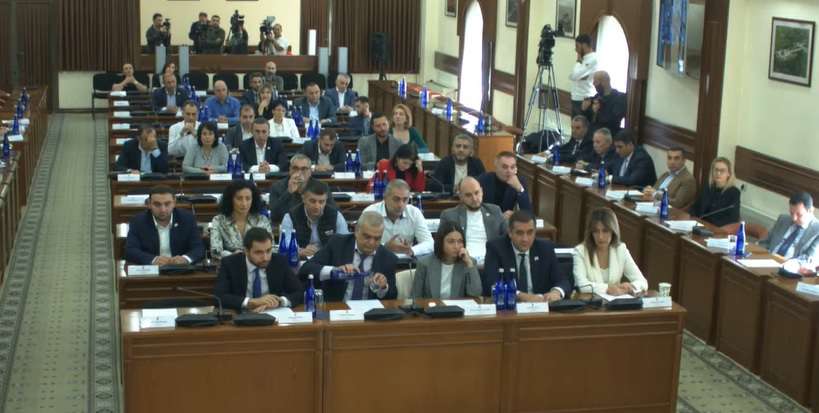Изменения в Уставе Совета старейшин Еревана, уточнен порядок проведения первого заседания (ВИДЕО)