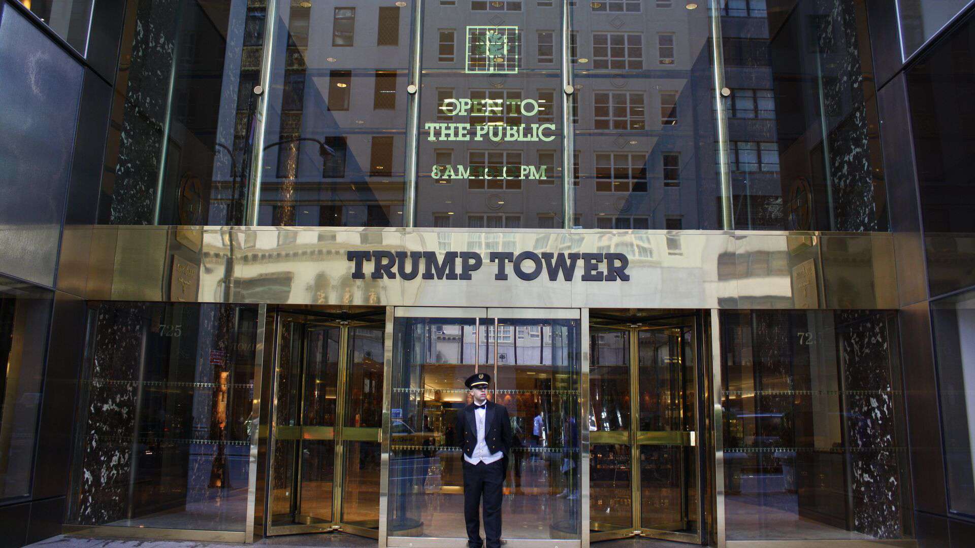 В  Trump Tower в США поздравили Путина с днем ​​рождения (видео)