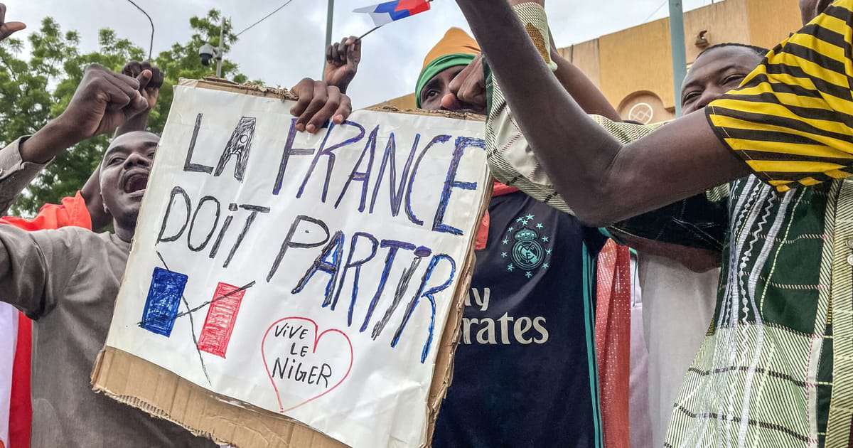 French troops began to leave Niger