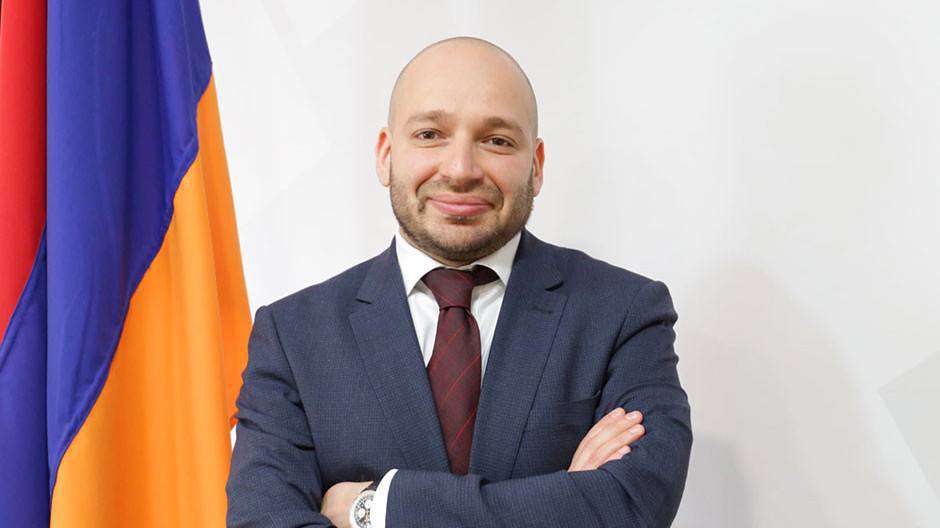 Էկոնոմիկայի փոխնախարարն աշխատանքից ազատման դիմում է ներկայացրել