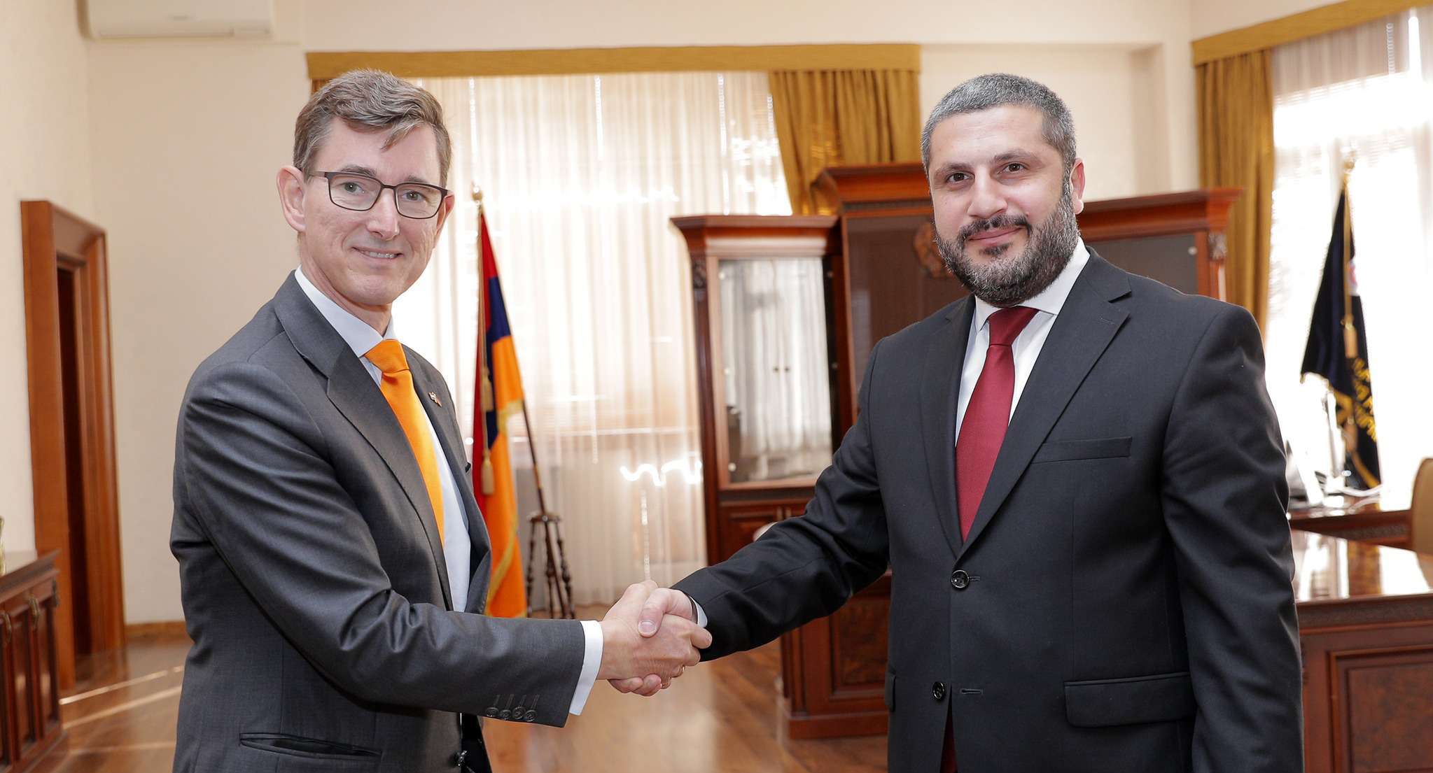 The ambassador of the Netherlands welcomed the idea of developing volunteer squads