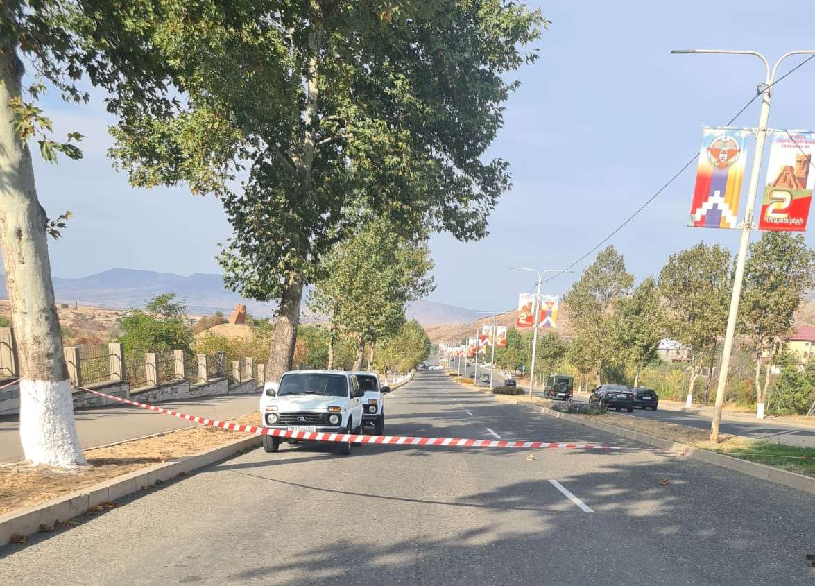 Ոստիկանության ծառայողի ուղղությամբ նռնակ նետած անձը ձերբակալվել է. ԱՀ դատախազություն