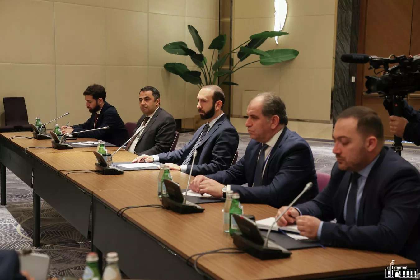 Ararat Mirzoyan emphasized the importance of the meetings aimed at the settlement of Armenian-Azerbaijani relations
