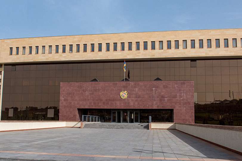 ВС Азербайджана открыли огонь по армянским позициям из стрелкового оружия разного калибра