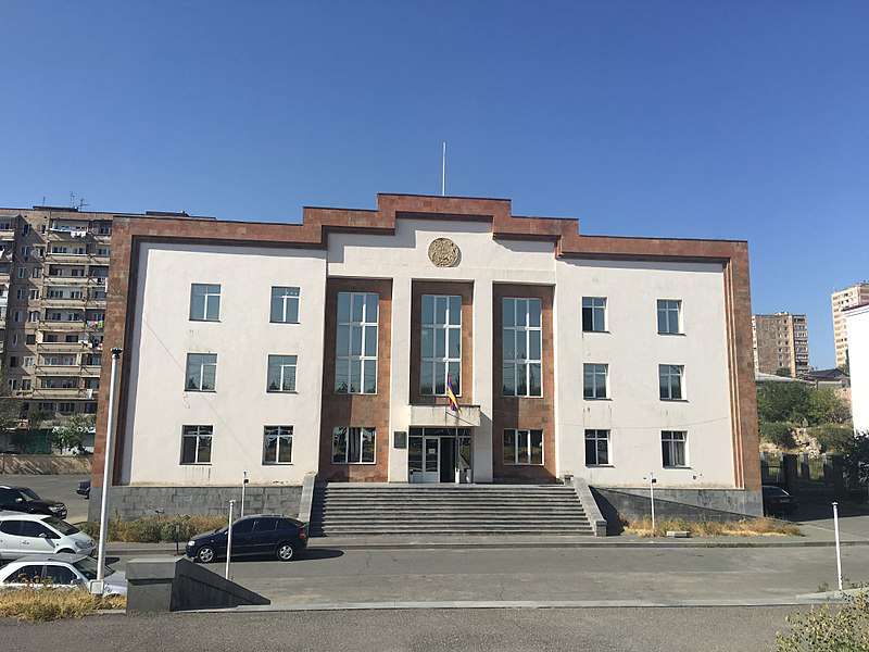 Դատարանի բակում հնչած կրակոցների կիզակետում պատահական մարդիկ չեն․ «Ժողովուրդ»