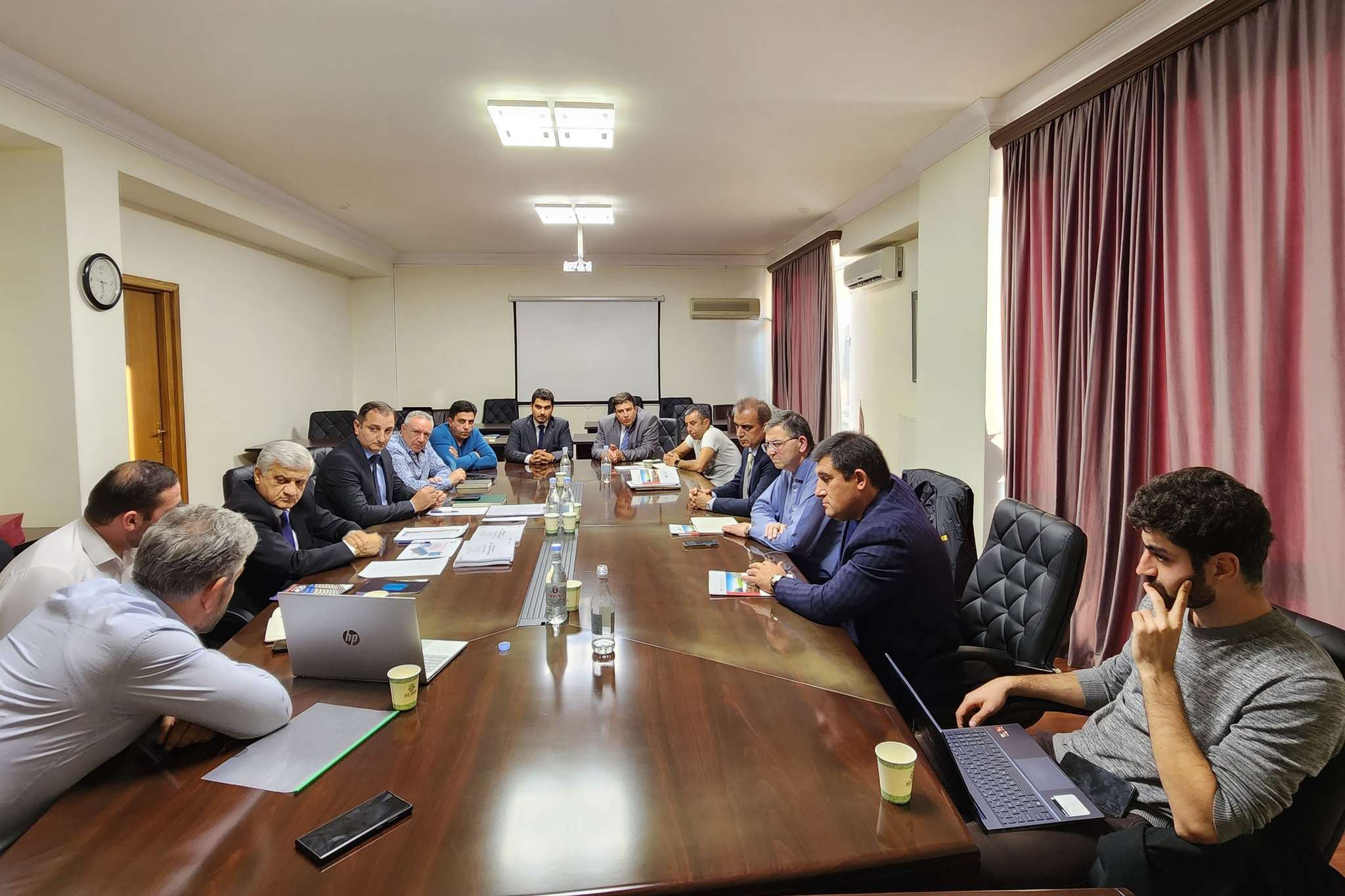 Քաղաքաշինության կոմիտեում տեղի է ունեցել քննարկում արագ կառուցվող տների վերաբերյալ