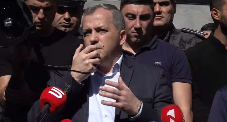 «Կան հարցեր, որ ճիշտ չեմ համարում բարձրաձայնել». Շահրամանյանը՝ քաղաքական խնդիրների մասին (ՏԵՍԱՆՅՈՒԹ)