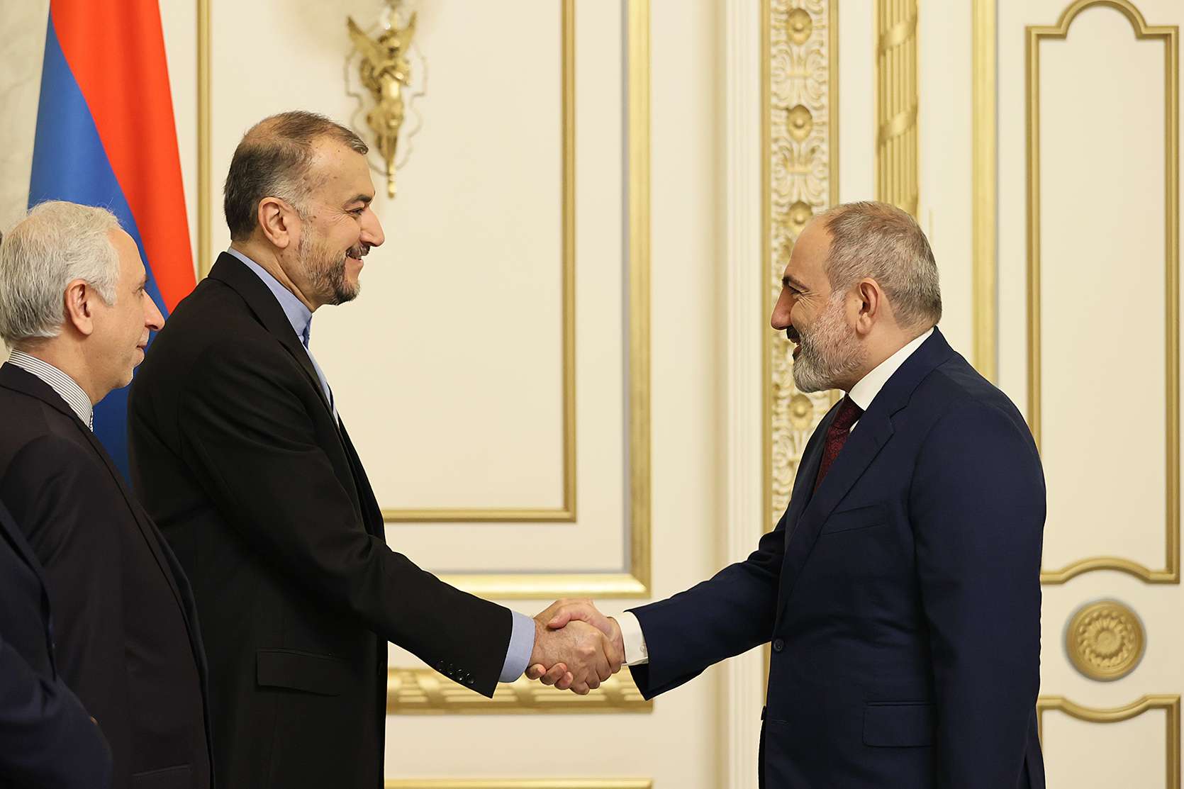 Ստիպված ենք, ցավոք, ամենօրյա օպերատիվ խնդիրների լուծման վրա կենտրոնանալ. Նիկոլ Փաշինյանն ընդունել է Իրանի ԱԳ  նախարարին (տեսանյութ)