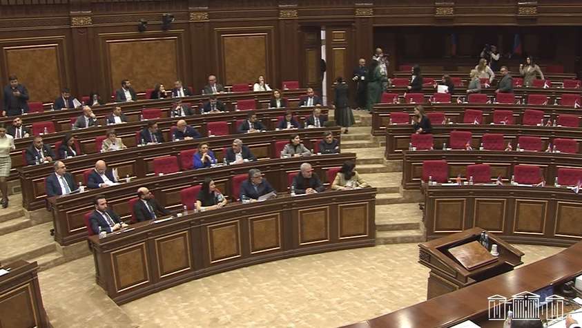 Ընդդիմադիրները լքեցին ԱԺ դահլիճը