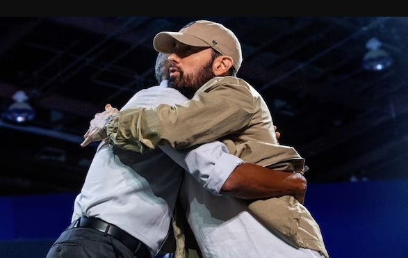 Օբաման Eminem-ի երգից մի հատված է մեջբերել (ՏԵՍԱՆՅՈՒԹ)