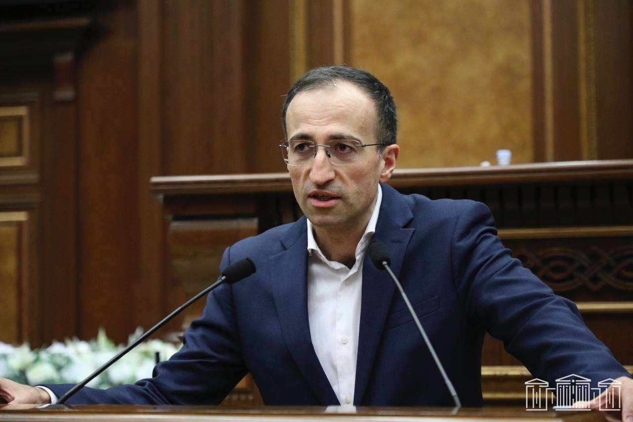 «Ինչքան քննիչ կա, զբաղվում է COVID-19-ով». Արսեն Թորոսյան