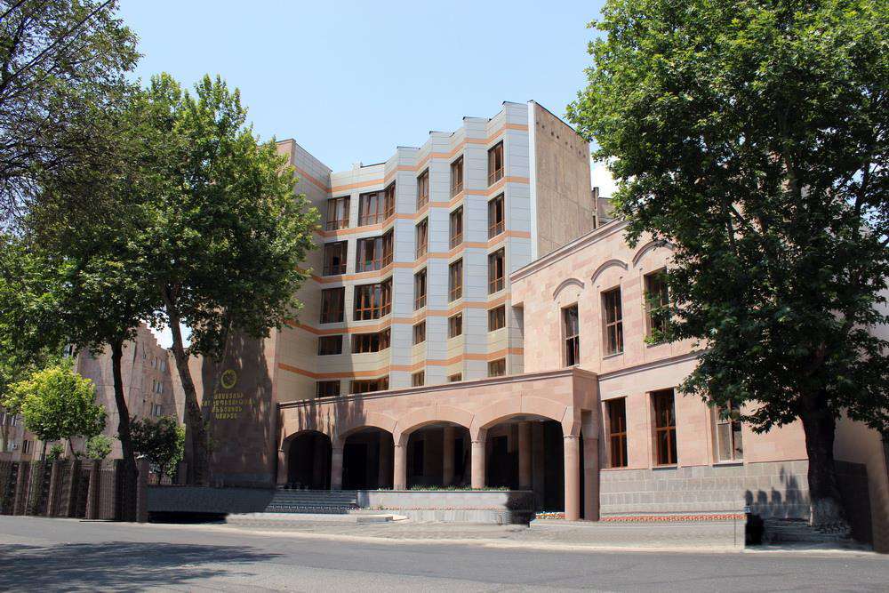 Բնակարանների վաճառքի դիմաց հափշտակել է խոշոր գումար․ ՔԿ