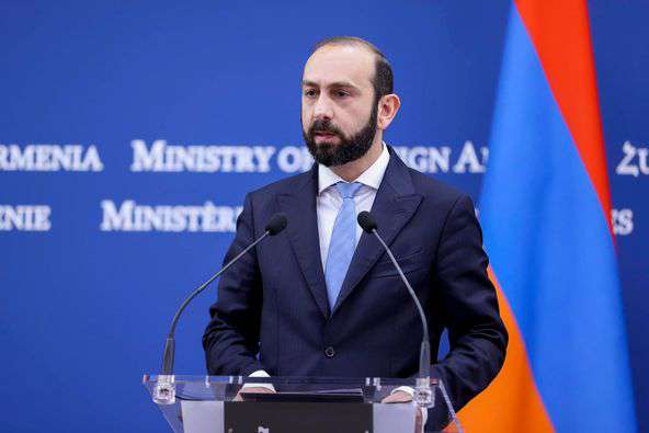 Մենք հիմա էլ պատրաստ ենք մասնակցել. Արարատ Միզրոյանը՝ եռակողմ հանդիպման չեղարկման մասին
