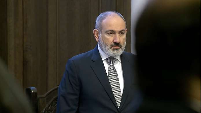 Члены правительства почтили память жертв 27 октября минутой молчания