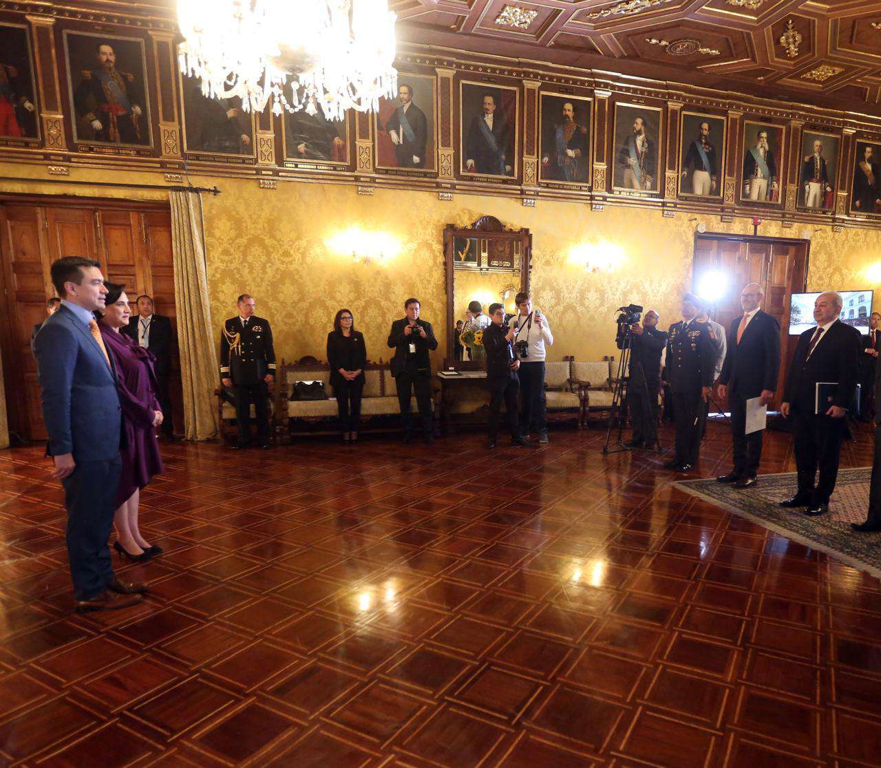 The Ambassador of Armenia, accredited for the first time in Ecuador, handed over a copy of the credentials to the President of the country