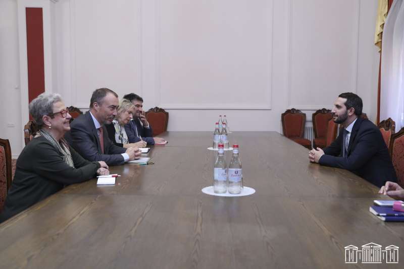 Рубинян представил Клаару позицию армянской стороны