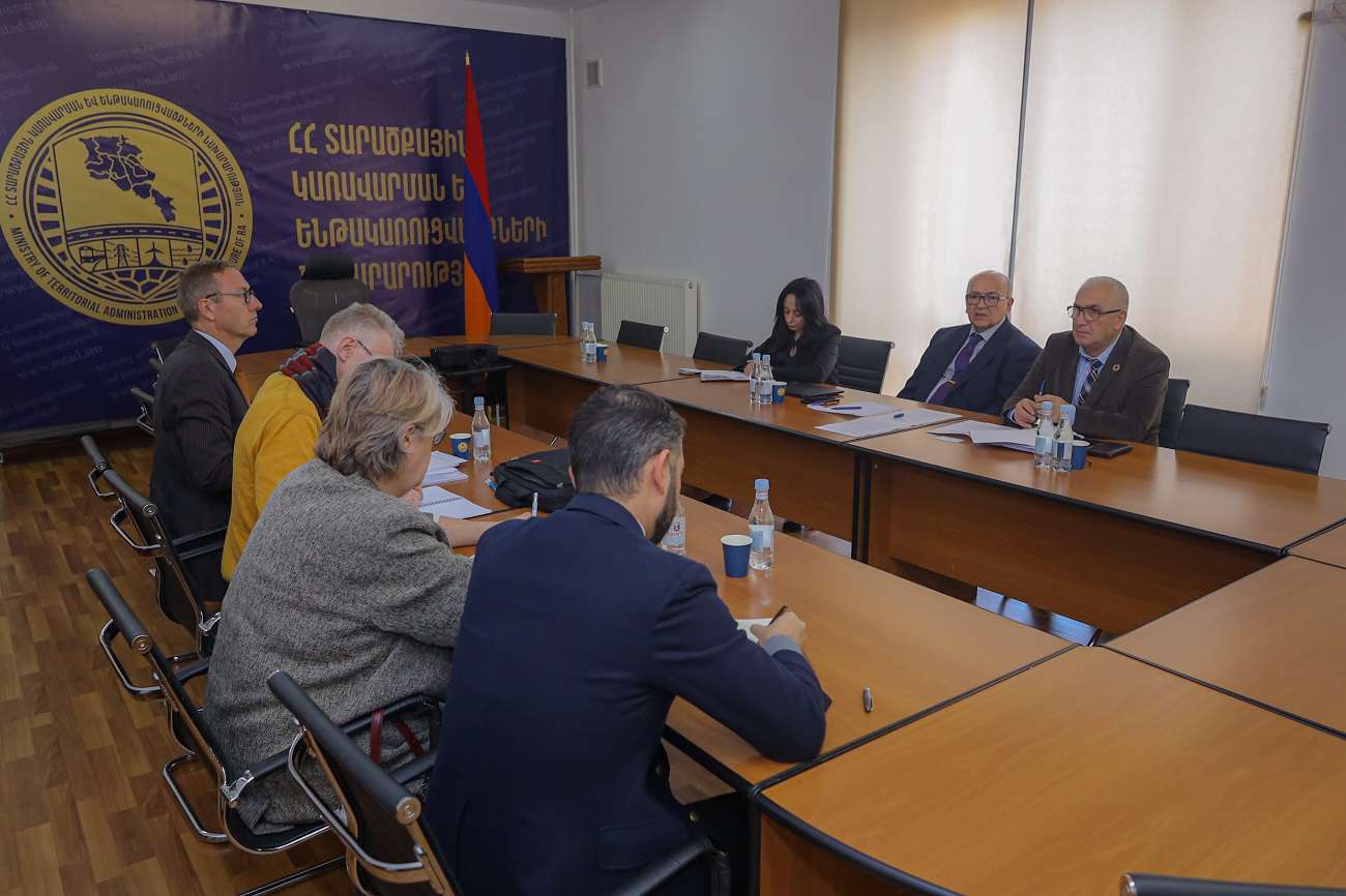 Vache Terteryan highlighted the process of decentralization of community powers
