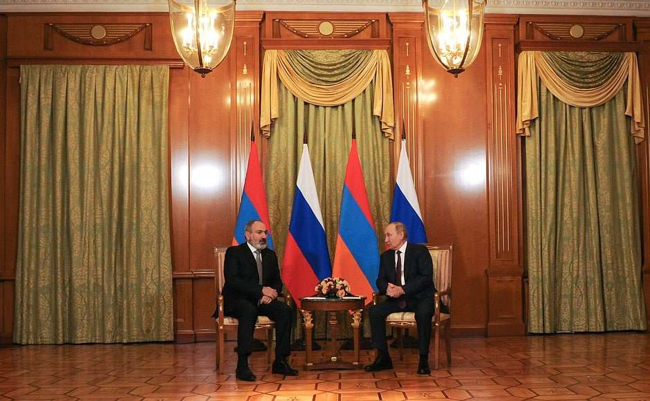 Переговоры Путина и Пашиняна завершились