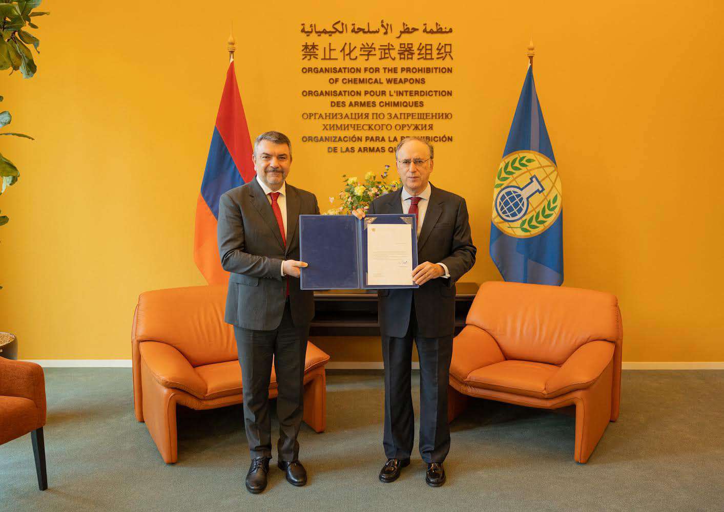 Վիկտոր Բիյագովն իր հավատարմագրման նամակը հանձնել է Քիմիական զենքի արգելման կազմակերպության գլխավոր տնօրենին