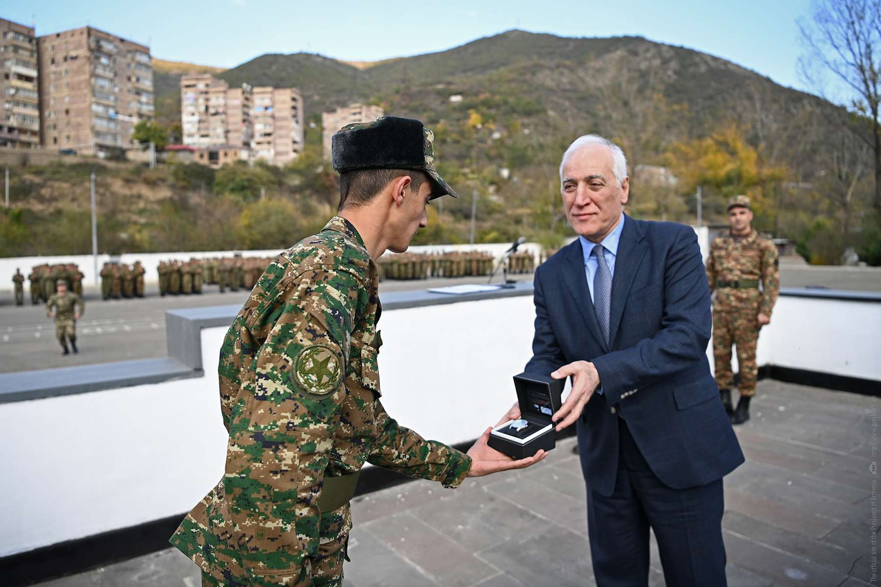 Վահագն Խաչատուրյանն այցելել է զորամաս