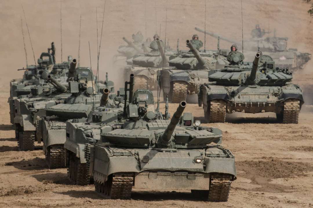 Russia uses Belarusian tanks. British intelligence