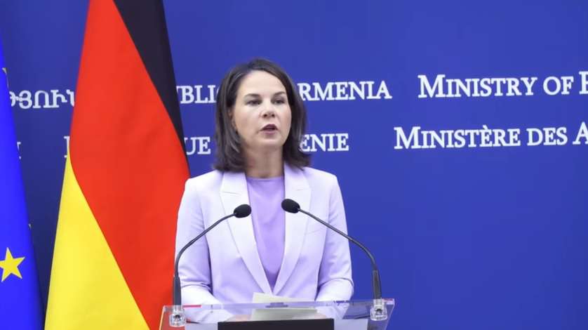 "Germany protects the territorial integrity of Armenia and Azerbaijan." Baerbock