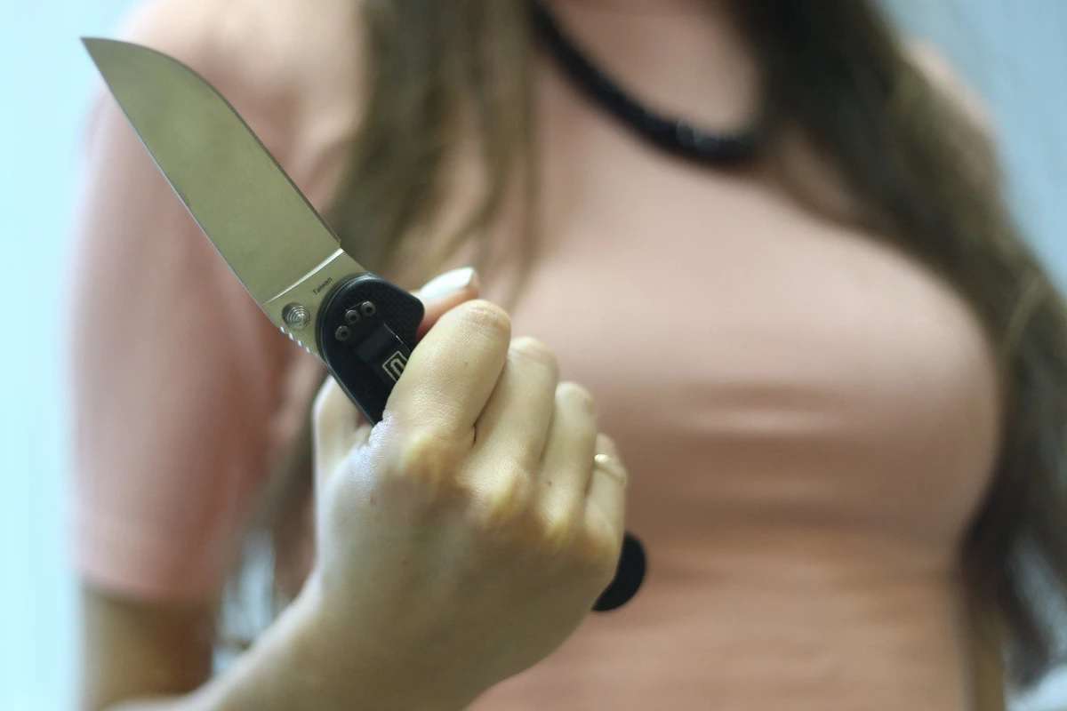 Կանանցից մեկը հարվածել է, մյուսը՝ երեք հոգու դանակահարել