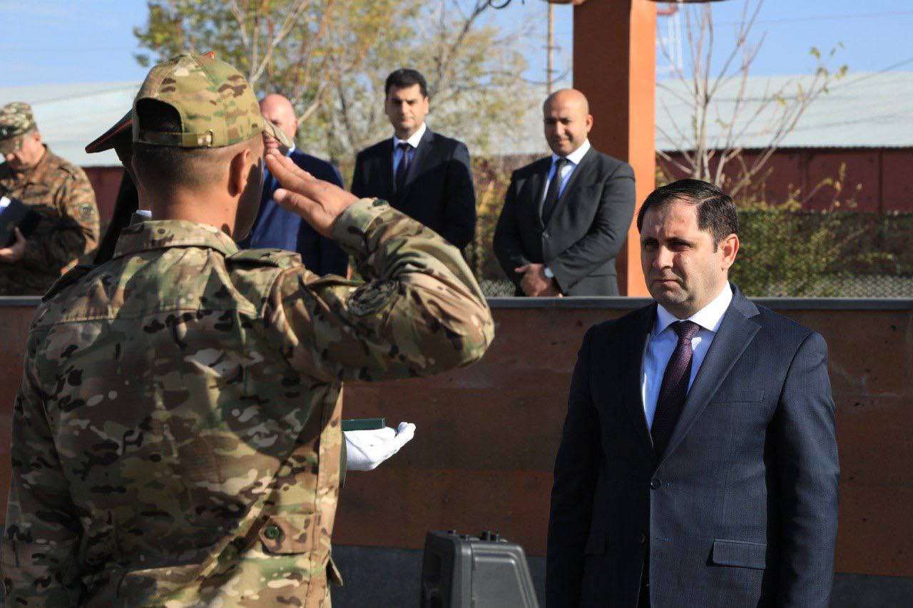 Սուրեն Պապիկյանն ու ԳՇ պետն այցելել են ՊՆ հատուկ նշանակության զորամաս