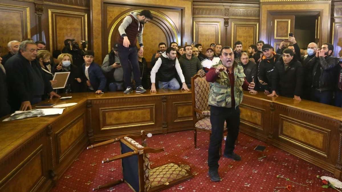 Նոյեմբերի 9-ի գործերը կարճվել են. «Ժողովուրդ»