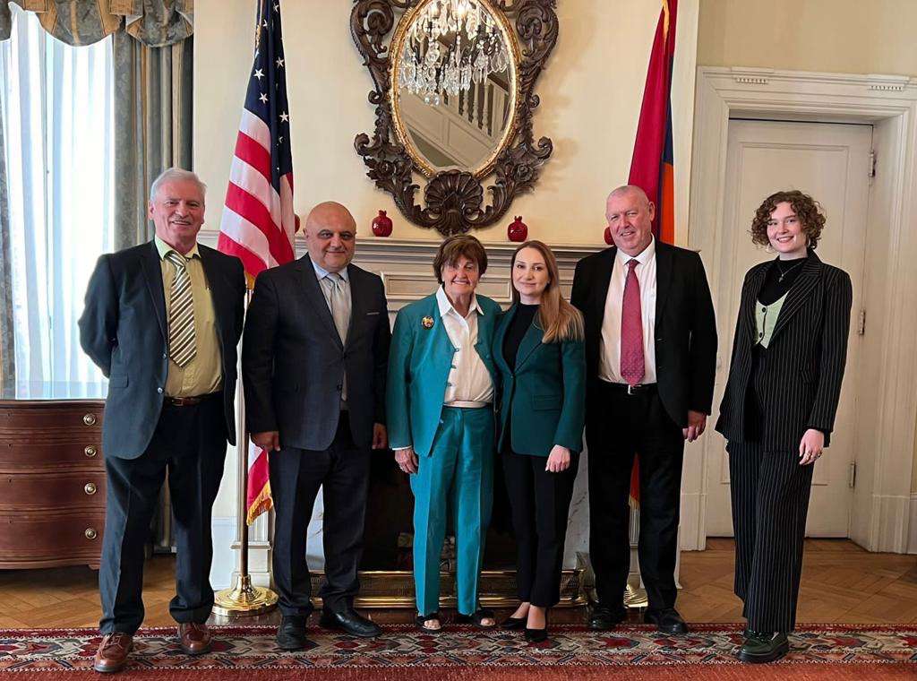 Makunts and Caroline Cox discussed the current security and humanitarian situation in Armenia and the region